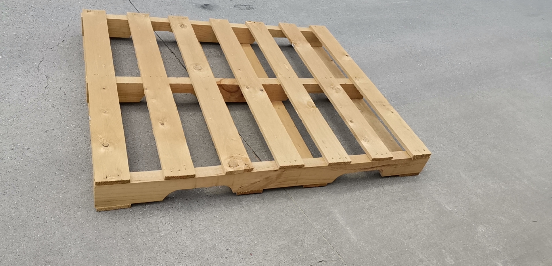 吴江根据材质选择木托盘